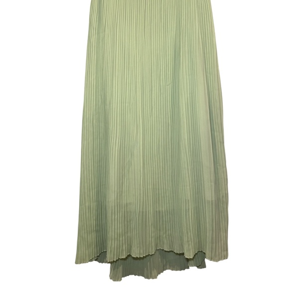 Elegant Green Strapless Dress - Picture 6 of 9